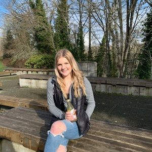 Meet your Posher, Ari